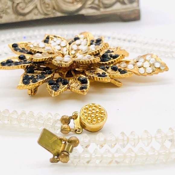 Vintage Deco Clear Crystal Necklace & Rhinestone Flower Brooch - Picture 3 of 10
